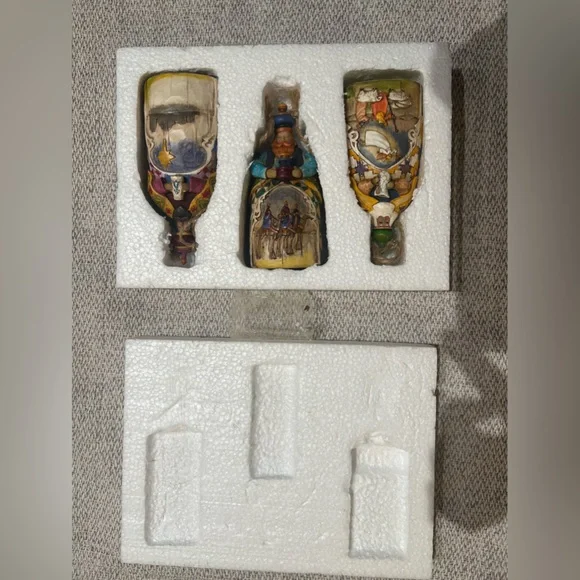 Jim Shore 2004 Heartwood Creek Set of 3 Wisemen Hanging Ornaments - Picture 3 of 16